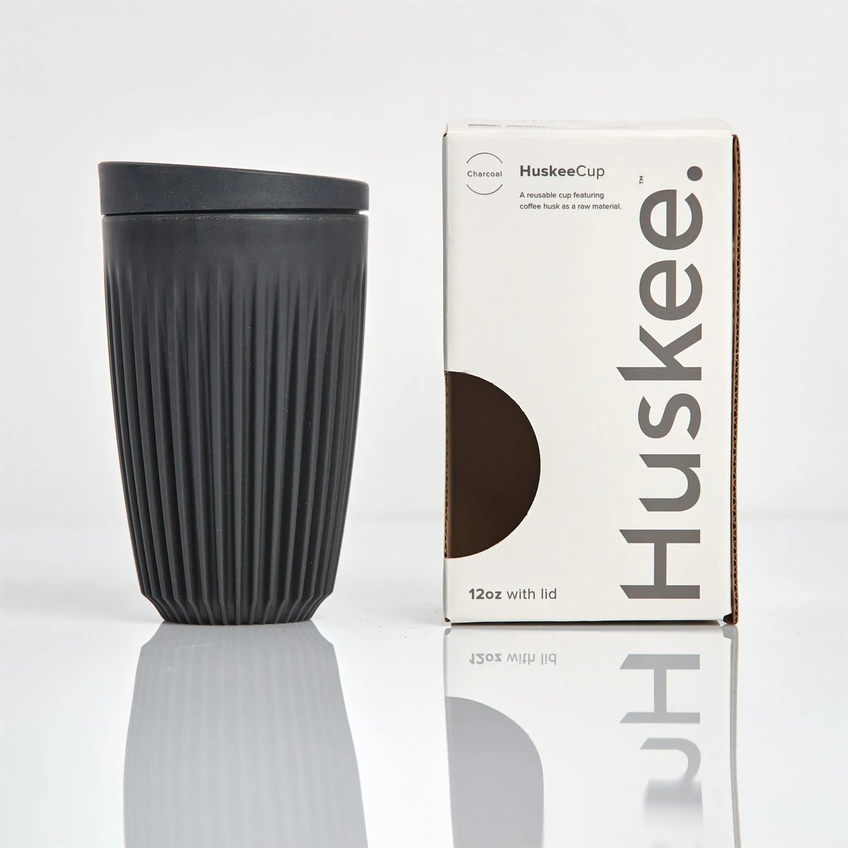 Huskee Cup Large (360 ml) Charcoal naast doos
