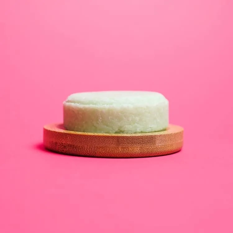 Shampoo bar bamboe zeepschaaltje met zeepje van zijkant