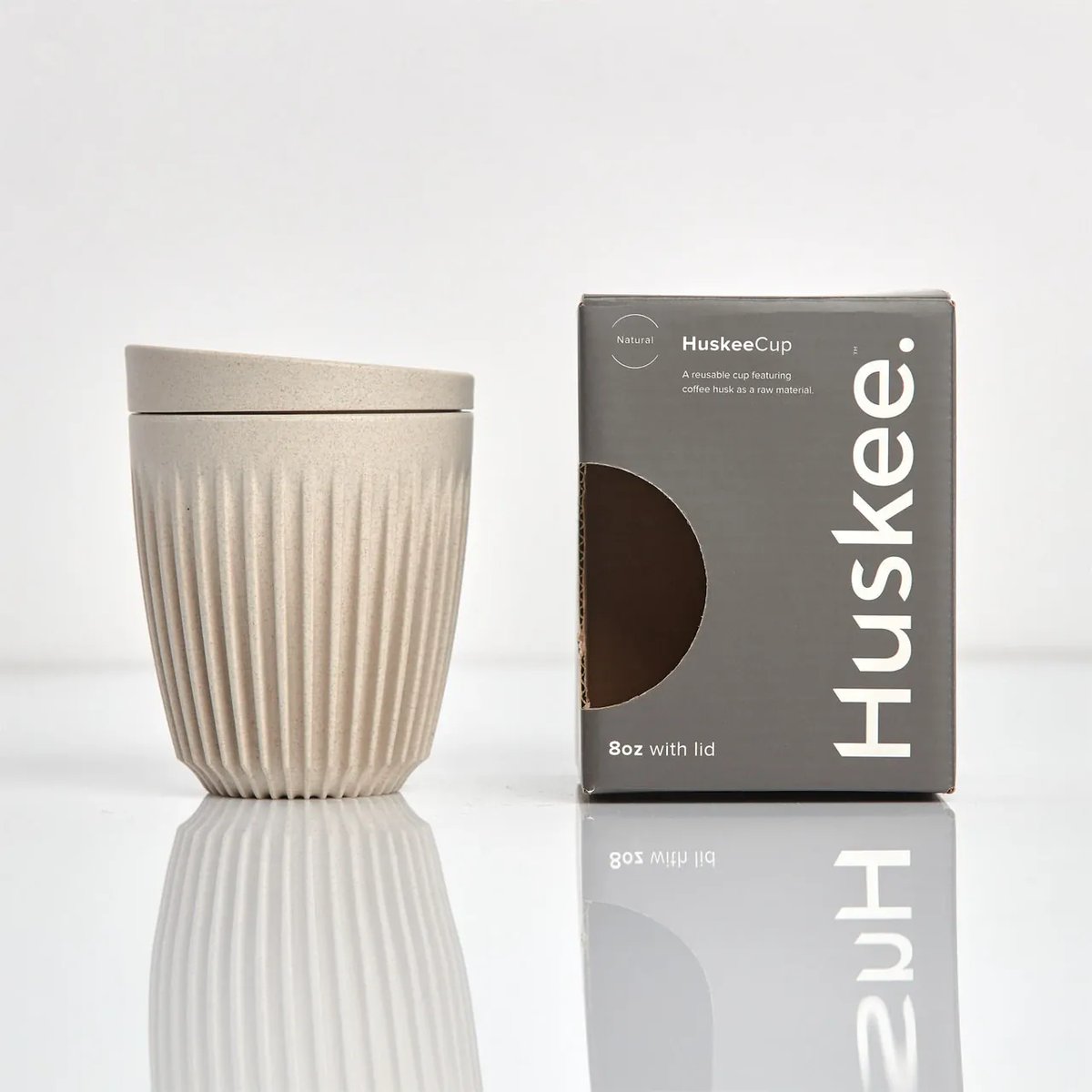 Huskee Cup Koffiebeker Natural Medium naast doos
