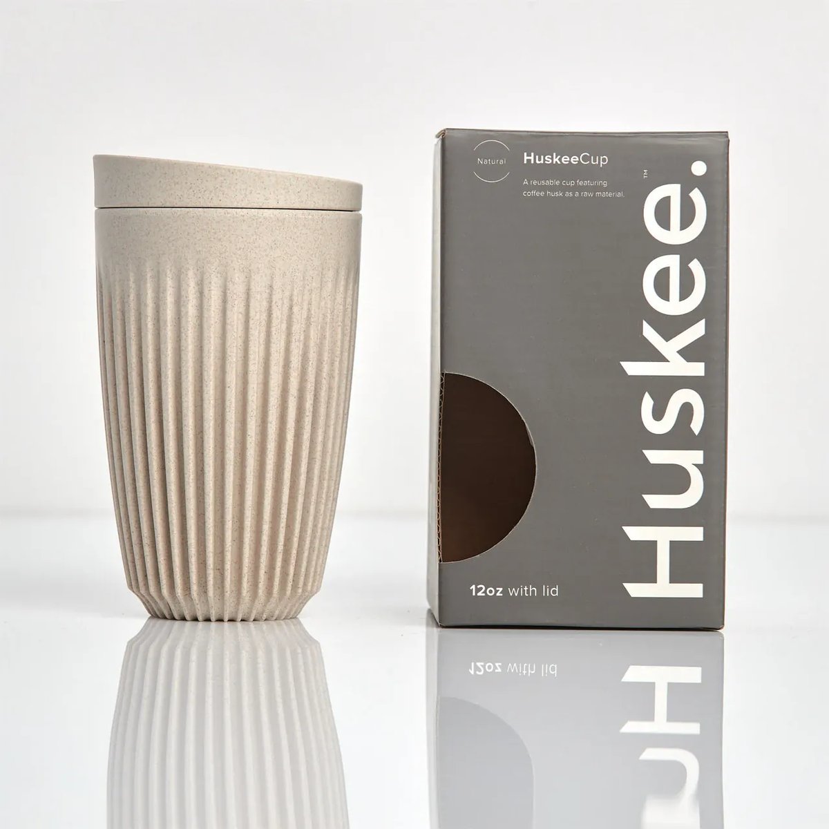Huskee Cup Koffiebeker Natural Large naast doos