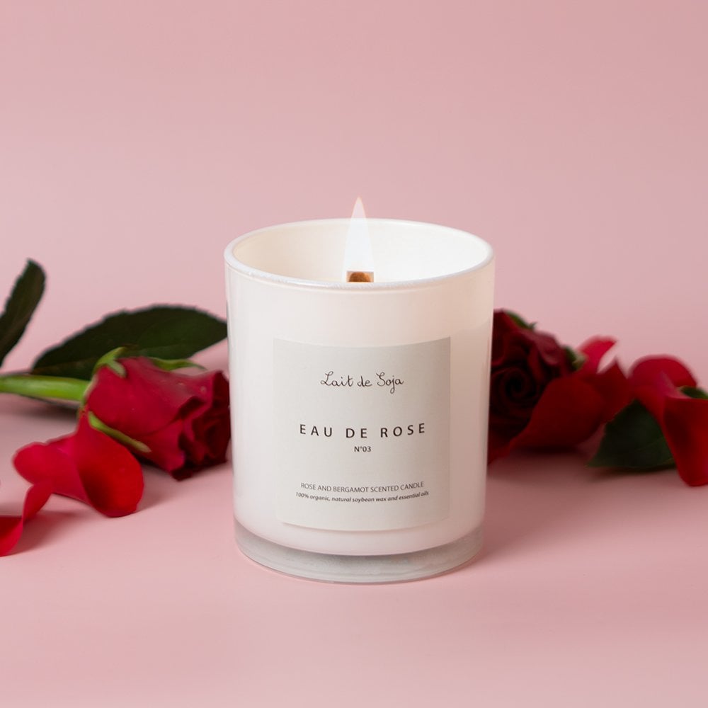 Lait de Soja Natuurlijke Geurkaars Eau de Rose met vlam