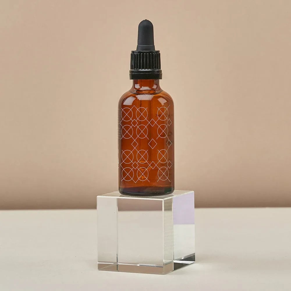 Junglück Retinol Serum (50 ml) flesje op sokkel