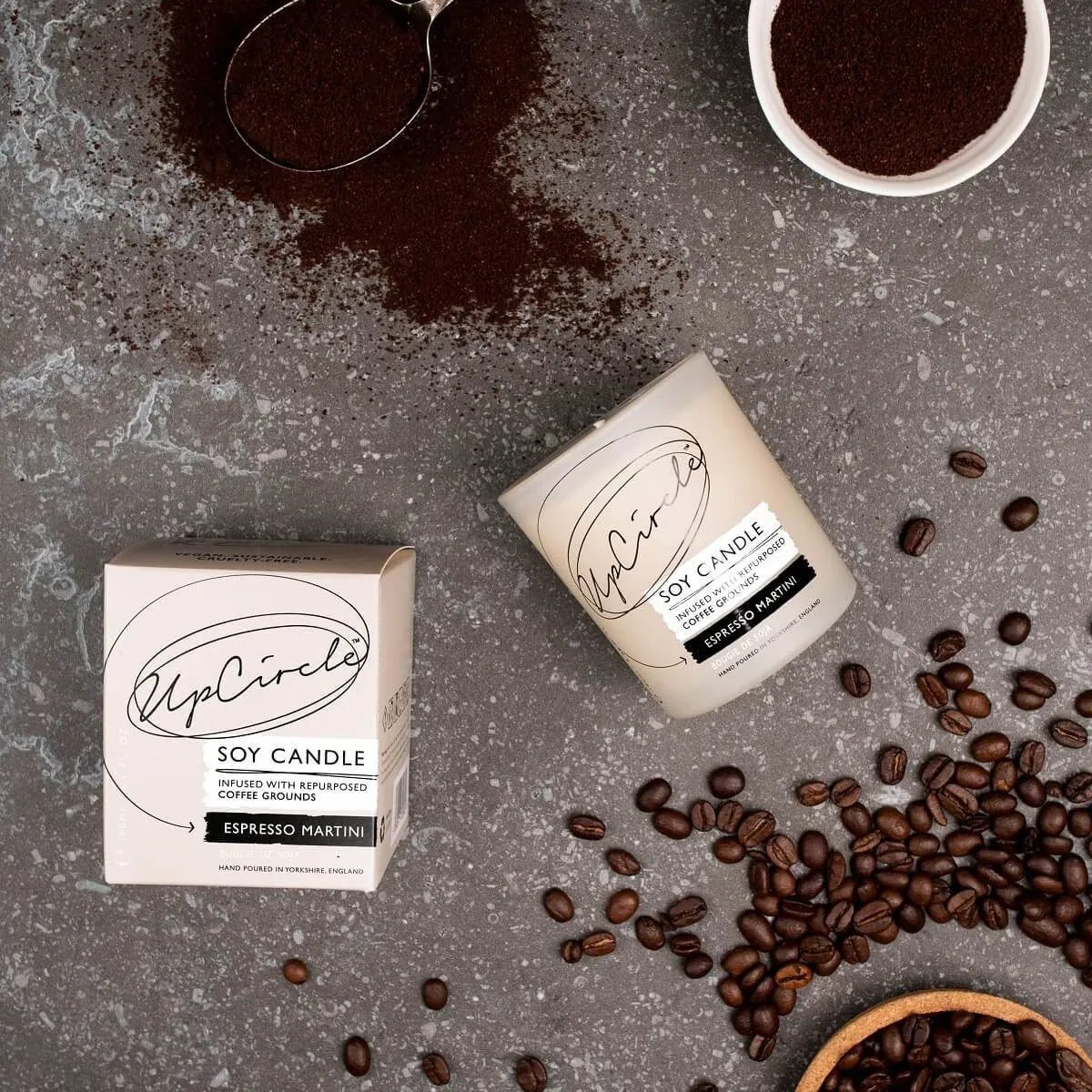UpCircle Sojawas Kaars - Espresso Martini sfeer