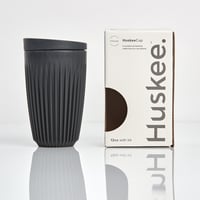 Huskee Cup Large (360 ml) Charcoal naast doos
