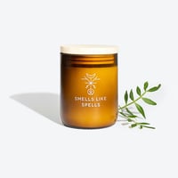 Smells Like Spells Natuurlijke Geurkaars IDUNN glazen pot met houten deksel en kruid