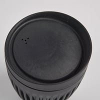 Huskee Cup Koffiebeker Charcoal deksel