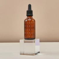Junglück Niacinamide Serum (50 ml) flesje op sokkel