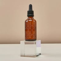 Junglück Retinol Serum (50 ml) flesje op sokkel