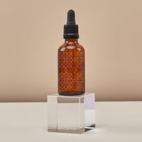 Junglück Retinol Serum (50 ml) flesje op sokkel