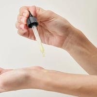 Junglück Retinol Serum (50 ml) op pols