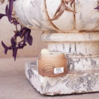 UpCircle Nachtcrème met Bosbessenextract en Hyaluronzuur sfeer