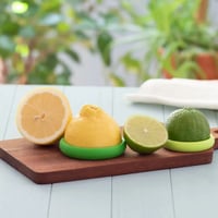 Food Huggers - Citrus Savers (2 stuks) sfeer op plank