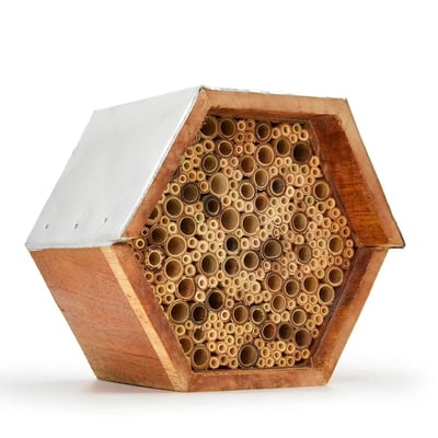 Insectenhotel van de zijkant/voorkant